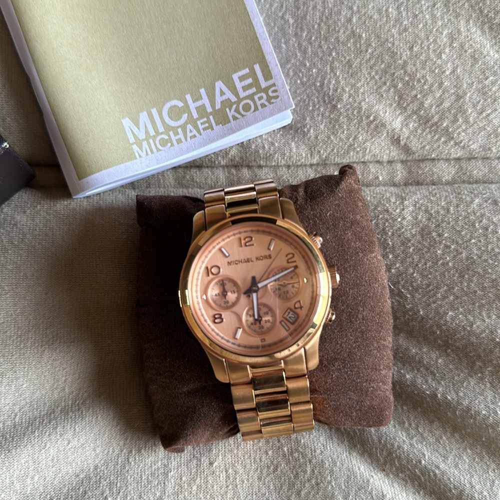 Michael kors rose gold watch, face ~1.5” total, good condition